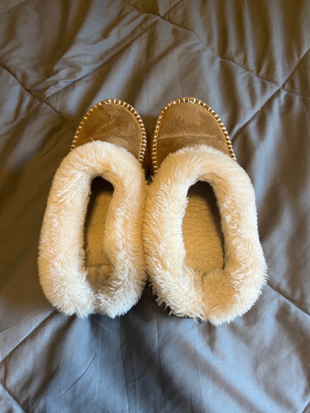 Cozy Faux-Suede Slip-On Slippers with Plush Fur Trim - Tan